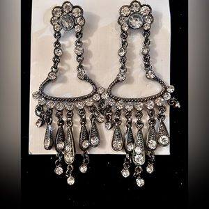 Tarnished silver with white tiered droplets